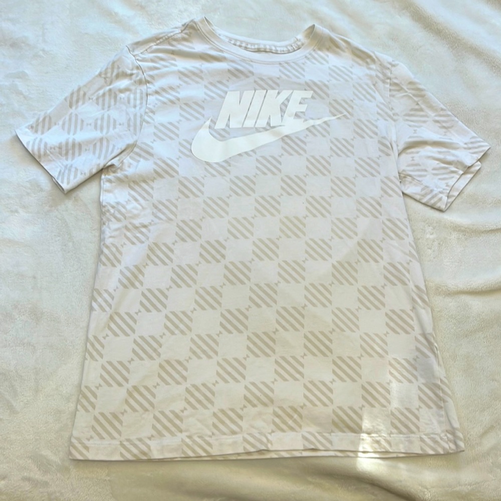 Nike Checkerboard T Shirt Size Medium